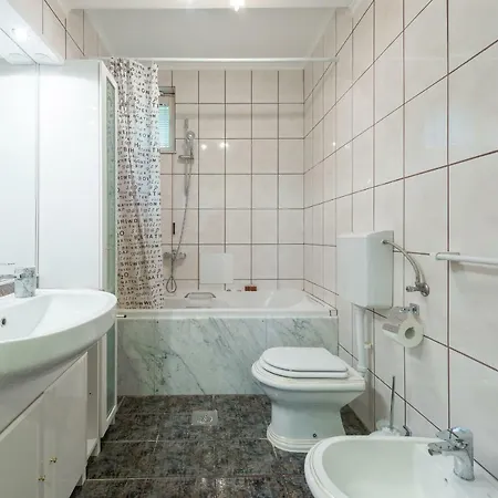 Oasis Apartment